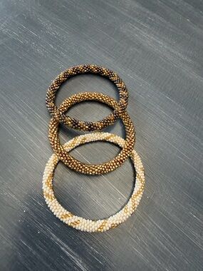 Handmade Beaded Bangle Bracelet Set - Gold and Cream